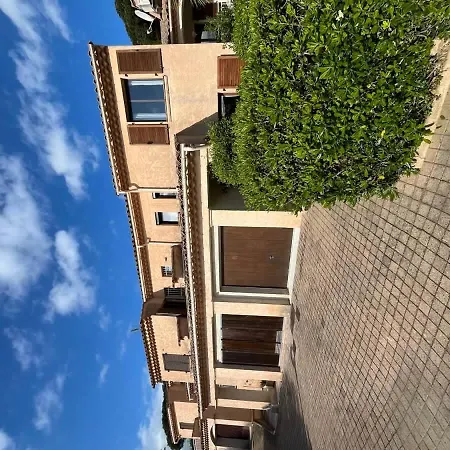 House Nartelles L Bbq & Pool L Shellter Casa de Férias